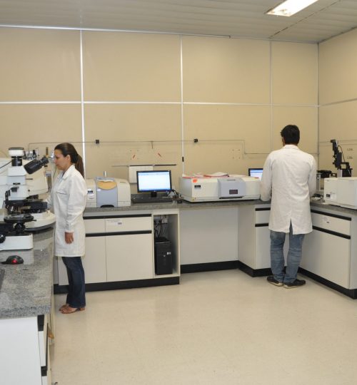 Laboratório de apoio do CTI-Nano para caracterização espectroscópica